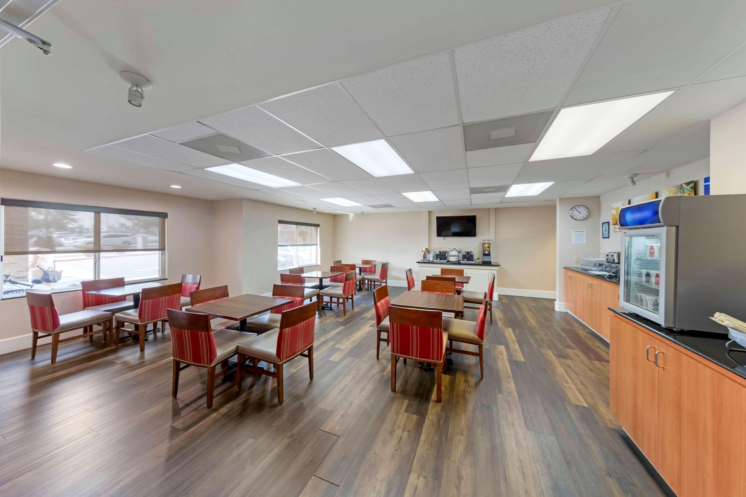Comfort Suites Victorville-Hesperia Eksteriør billede