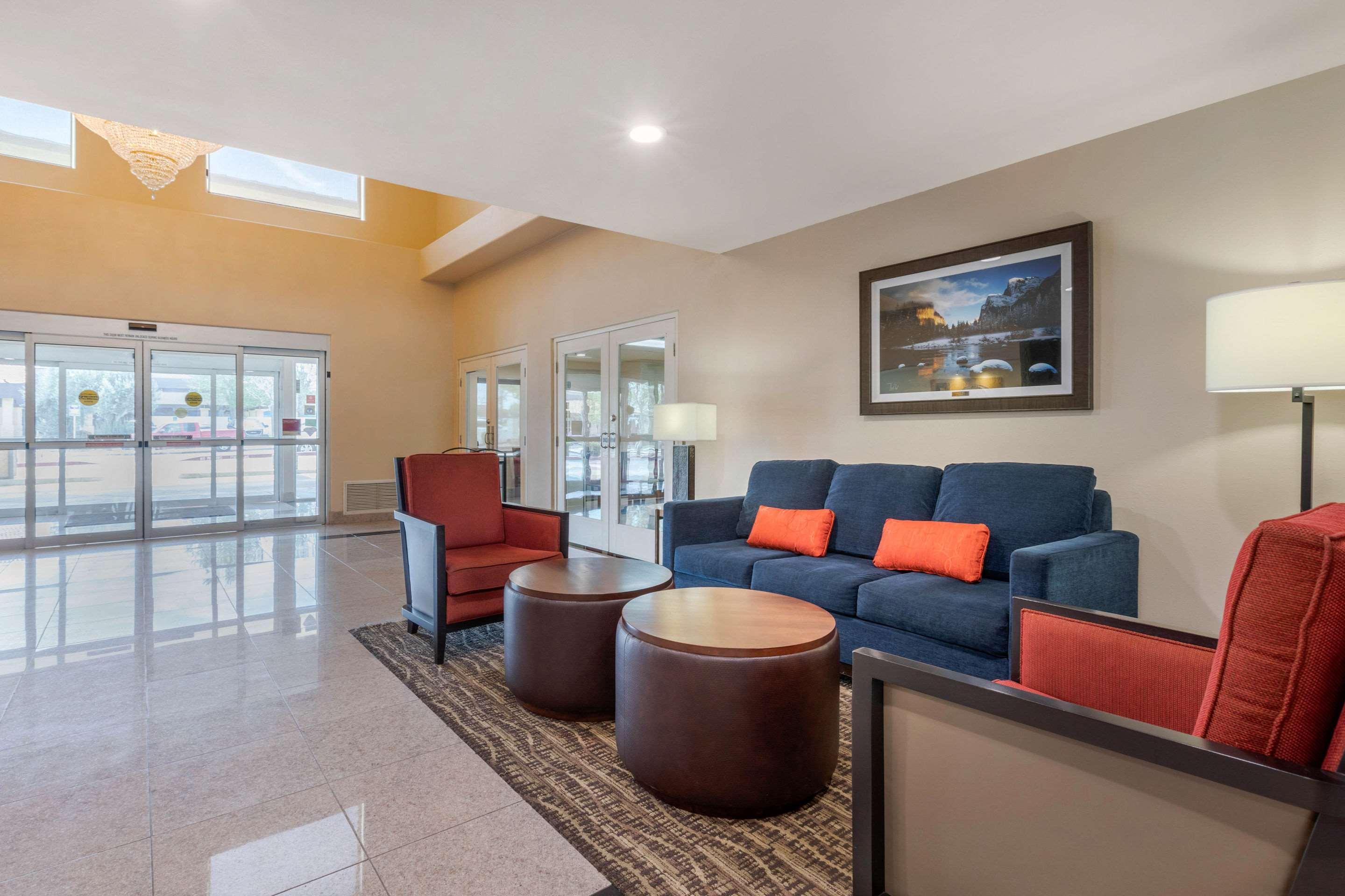Comfort Suites Victorville-Hesperia Eksteriør billede