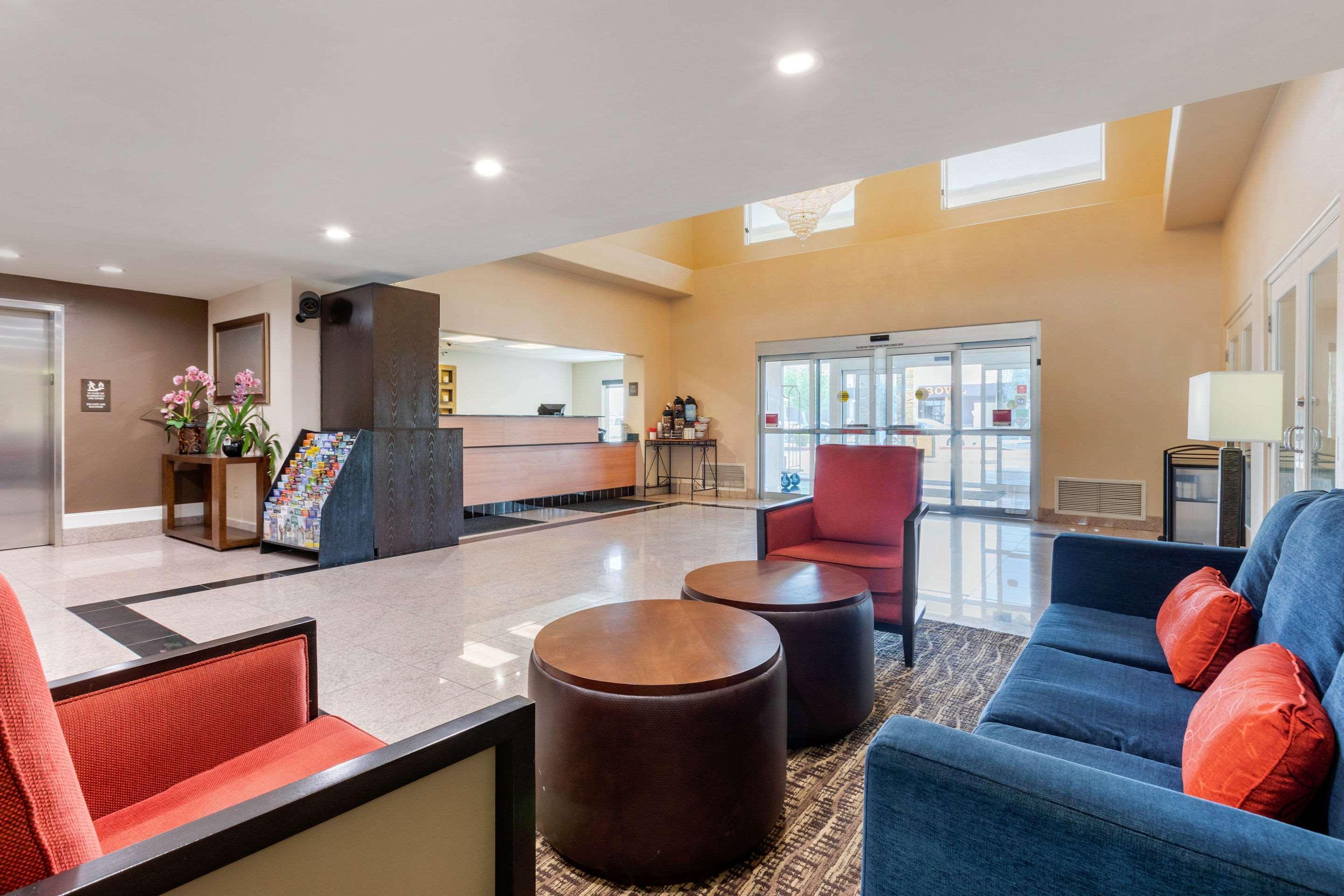 Comfort Suites Victorville-Hesperia Eksteriør billede